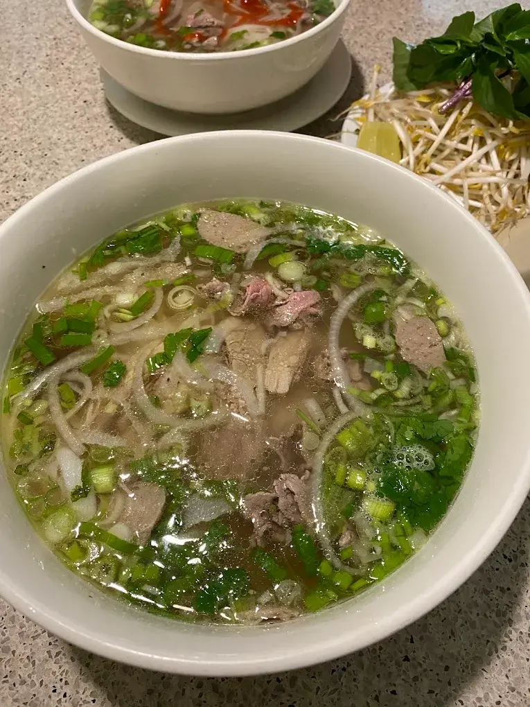 Best fresh Vietnamese spring rolls in Calgary, AB